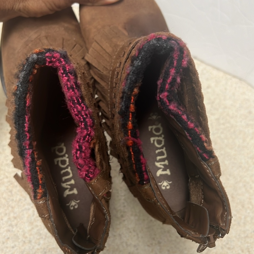 Mudd, Indian Style, Round Toe, Zip Up Back Ankle booties, Cognac, Size 7M - Picture 10 of 14